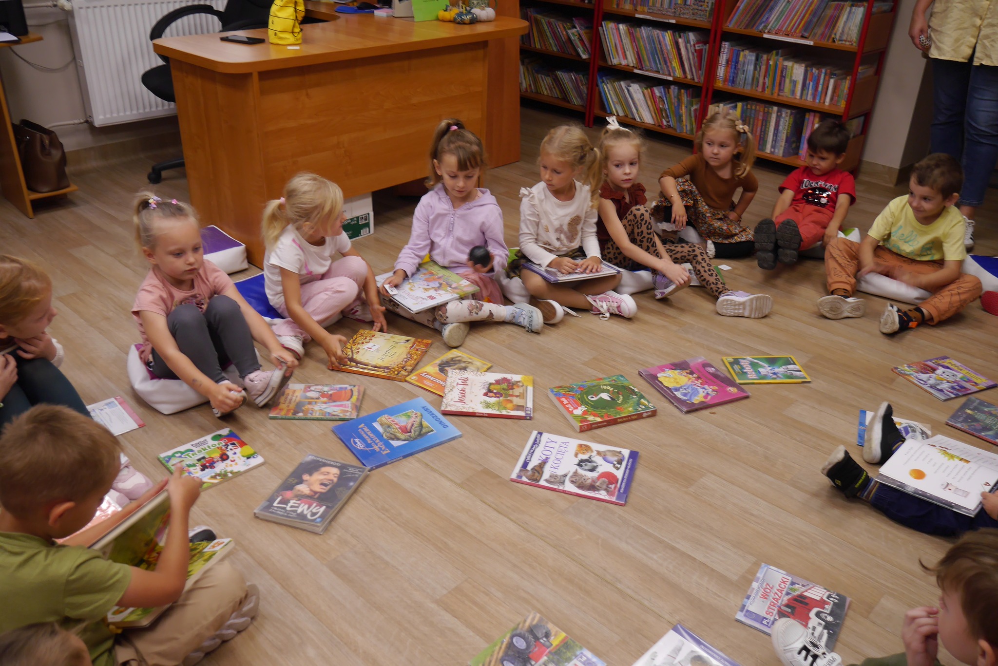 Przedszkolaki w bibliotece
