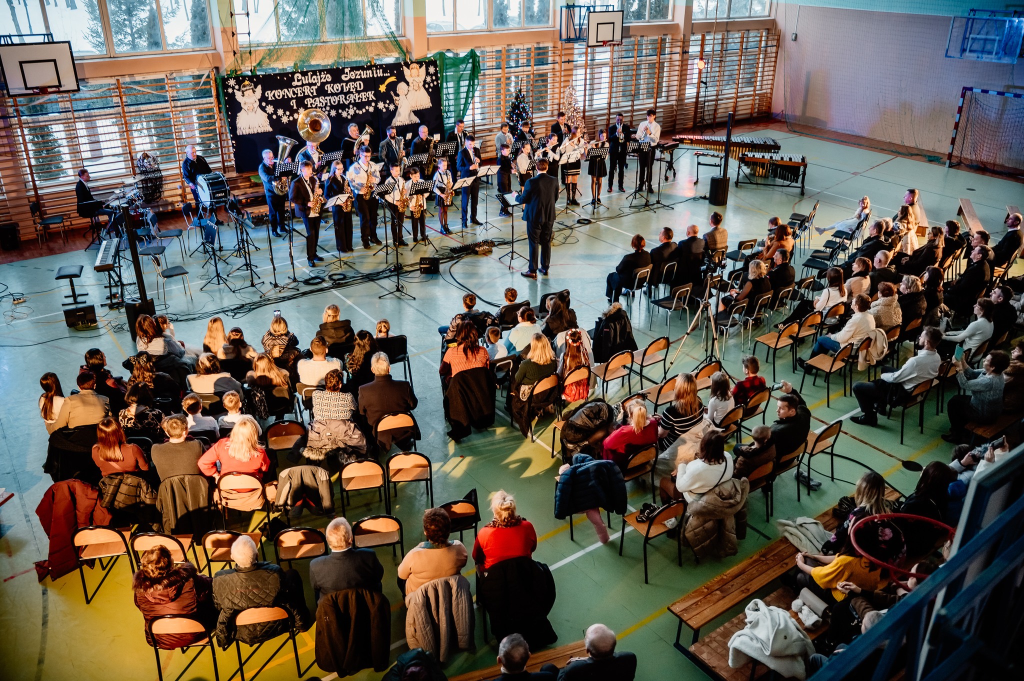Koncert Kolęd i Pastorałek w Jeżowem – muzyczne spotkanie pełne świątecznego ciepł