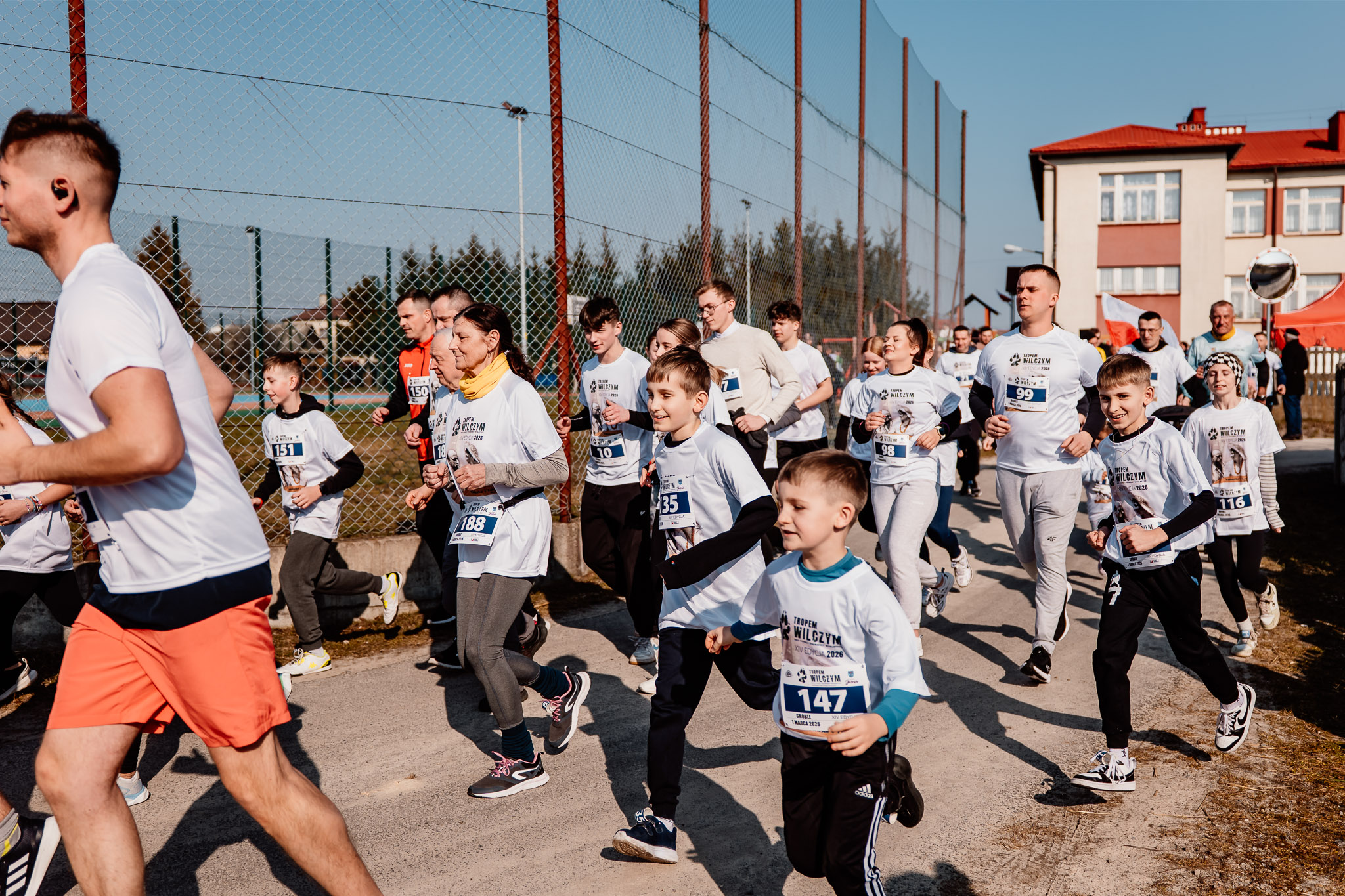 645732400 1347770304045024 2345371947014957174 N