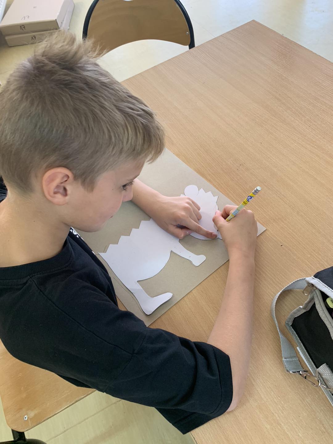 571128915 711929828586083 6929681869716599169 N