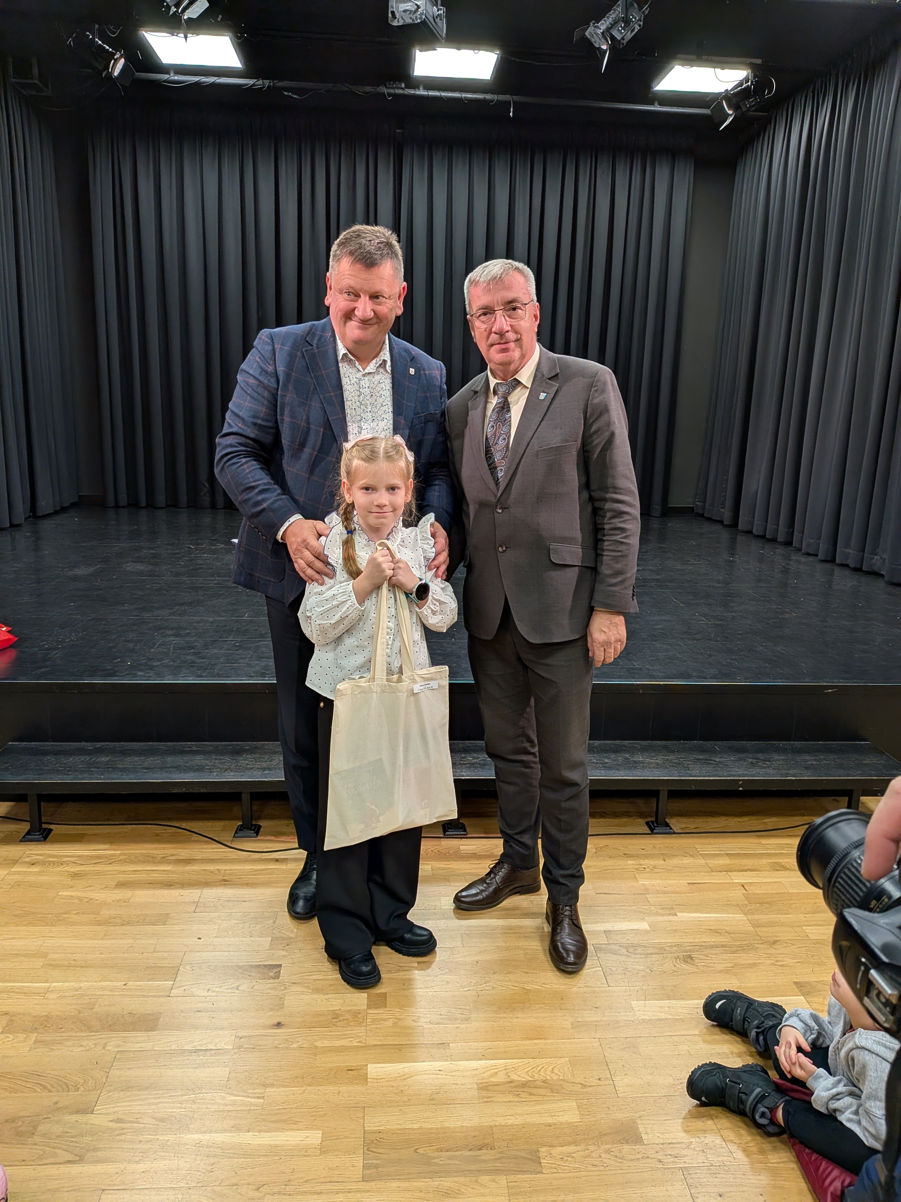 PXL 20251204 094210645