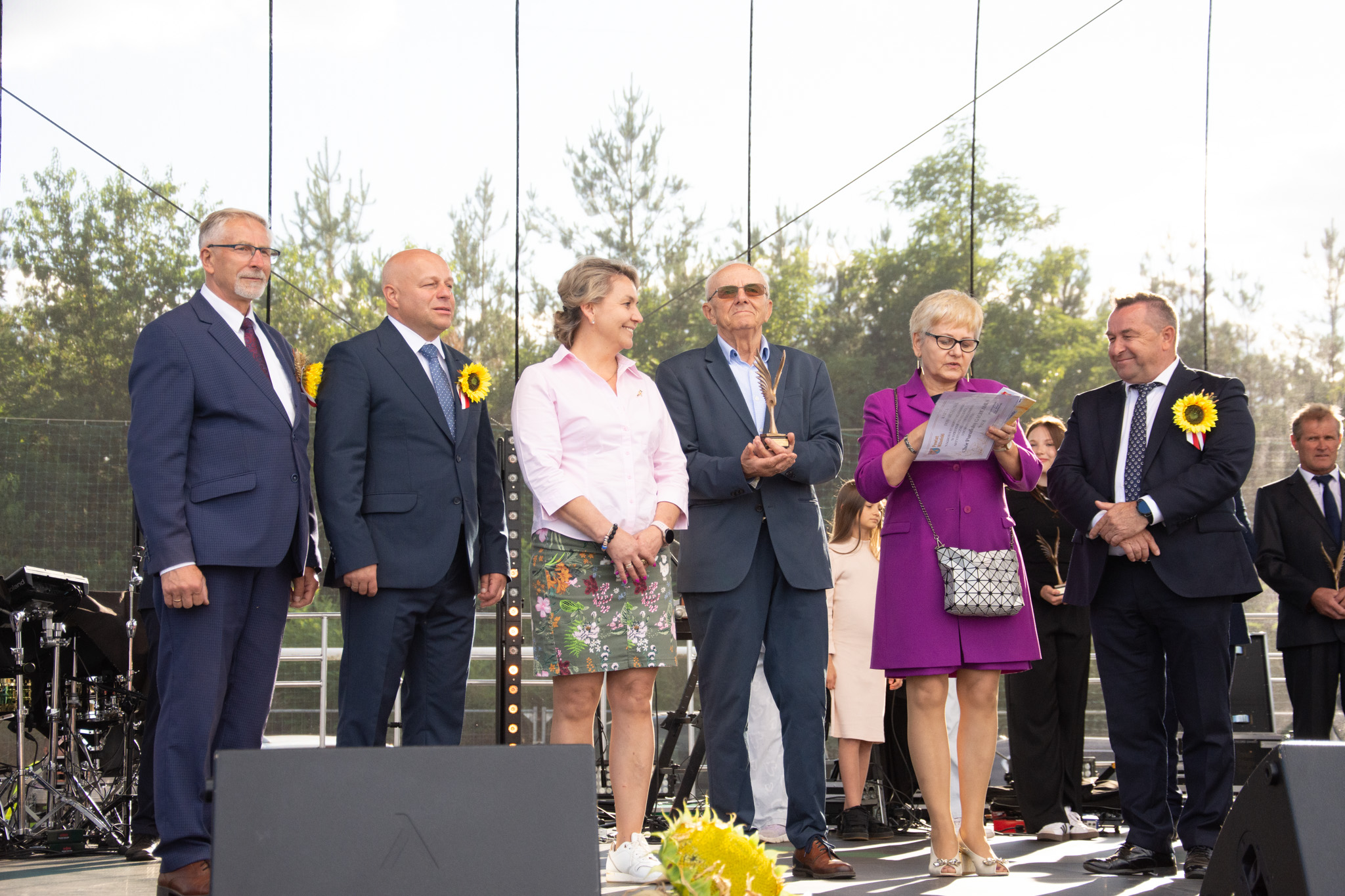 539803798 1189617989860257 229358862790420094 N