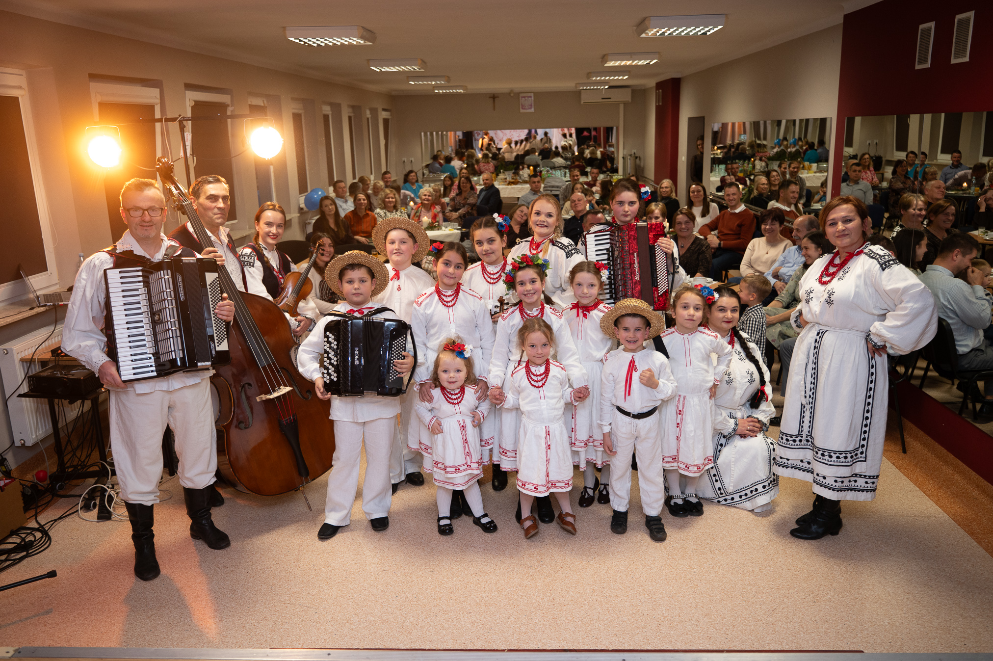 566194973 1237288958426493 6033909982287874439 N