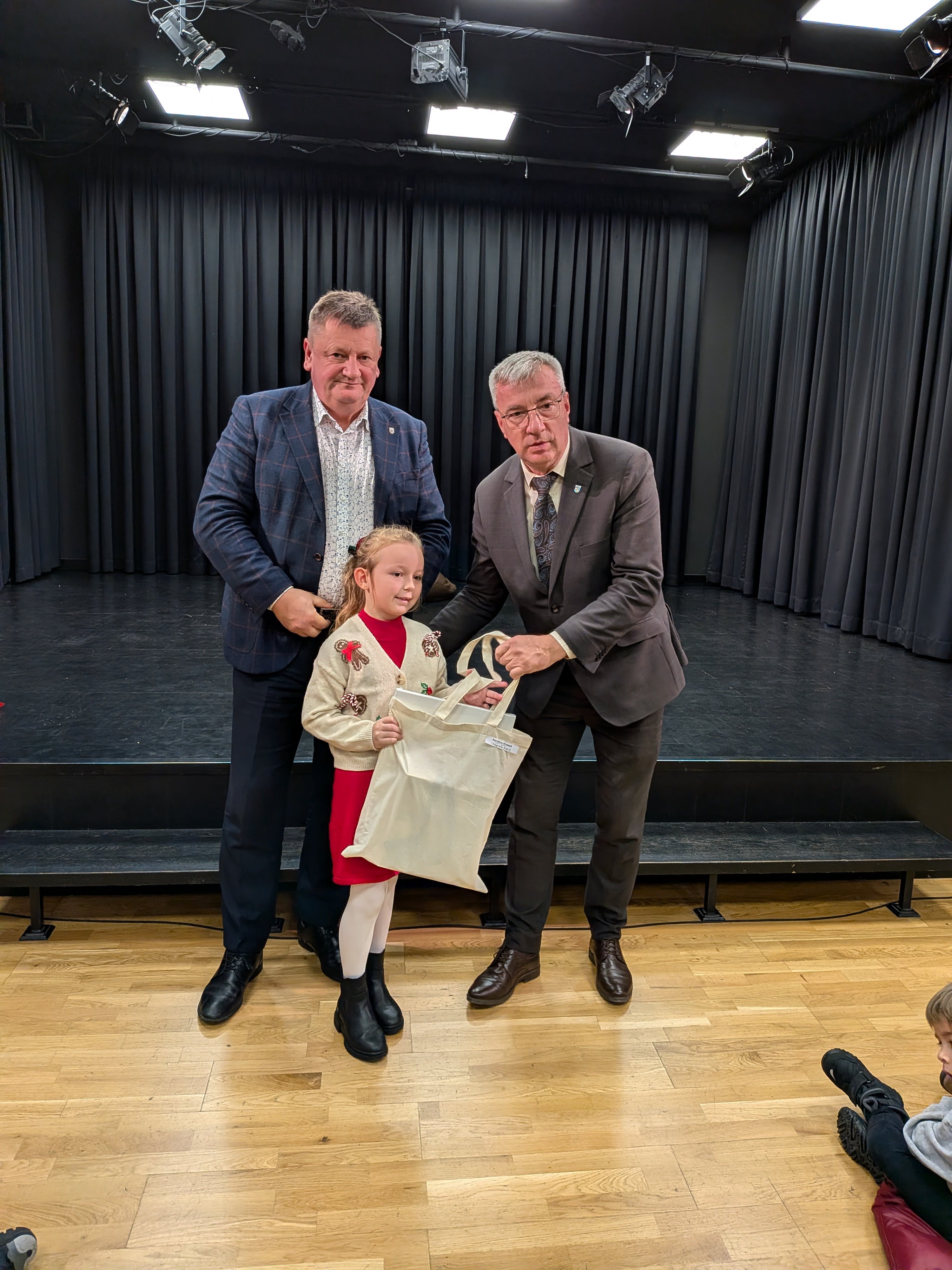 PXL 20251204 093801281.MP