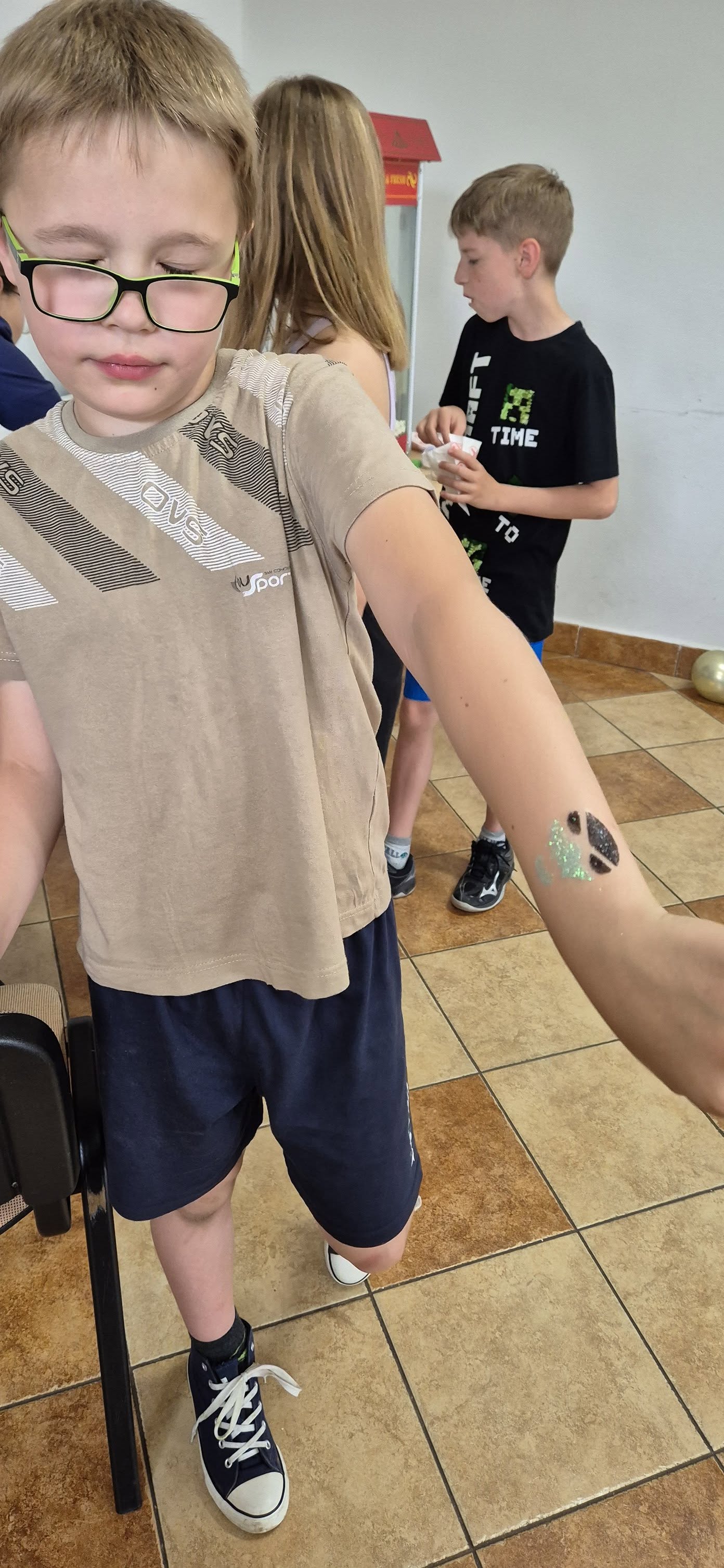 503611743 1097367125764960 8640720937622917744 N