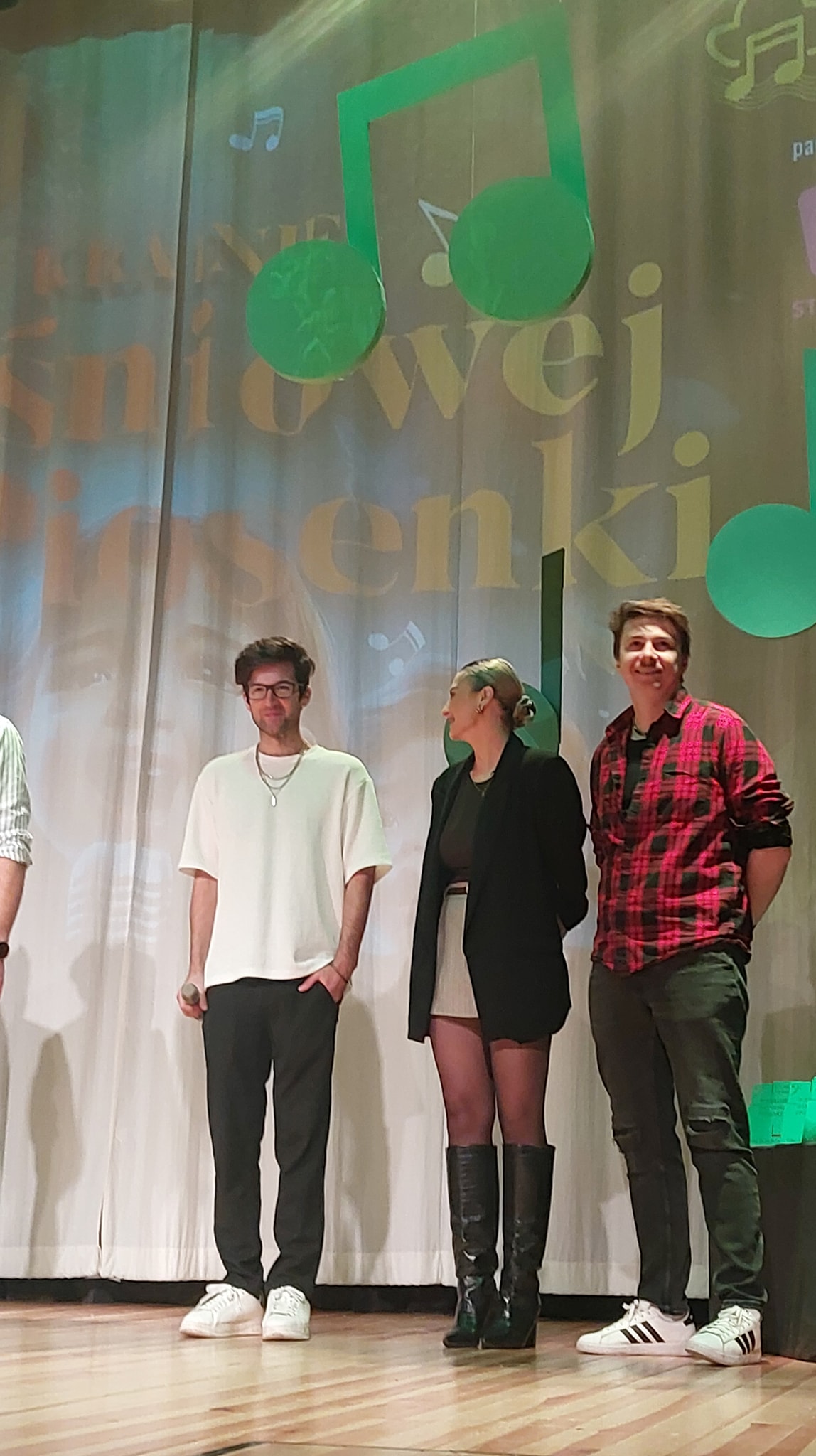 571122884 122157210230751817 350876956373543905 N