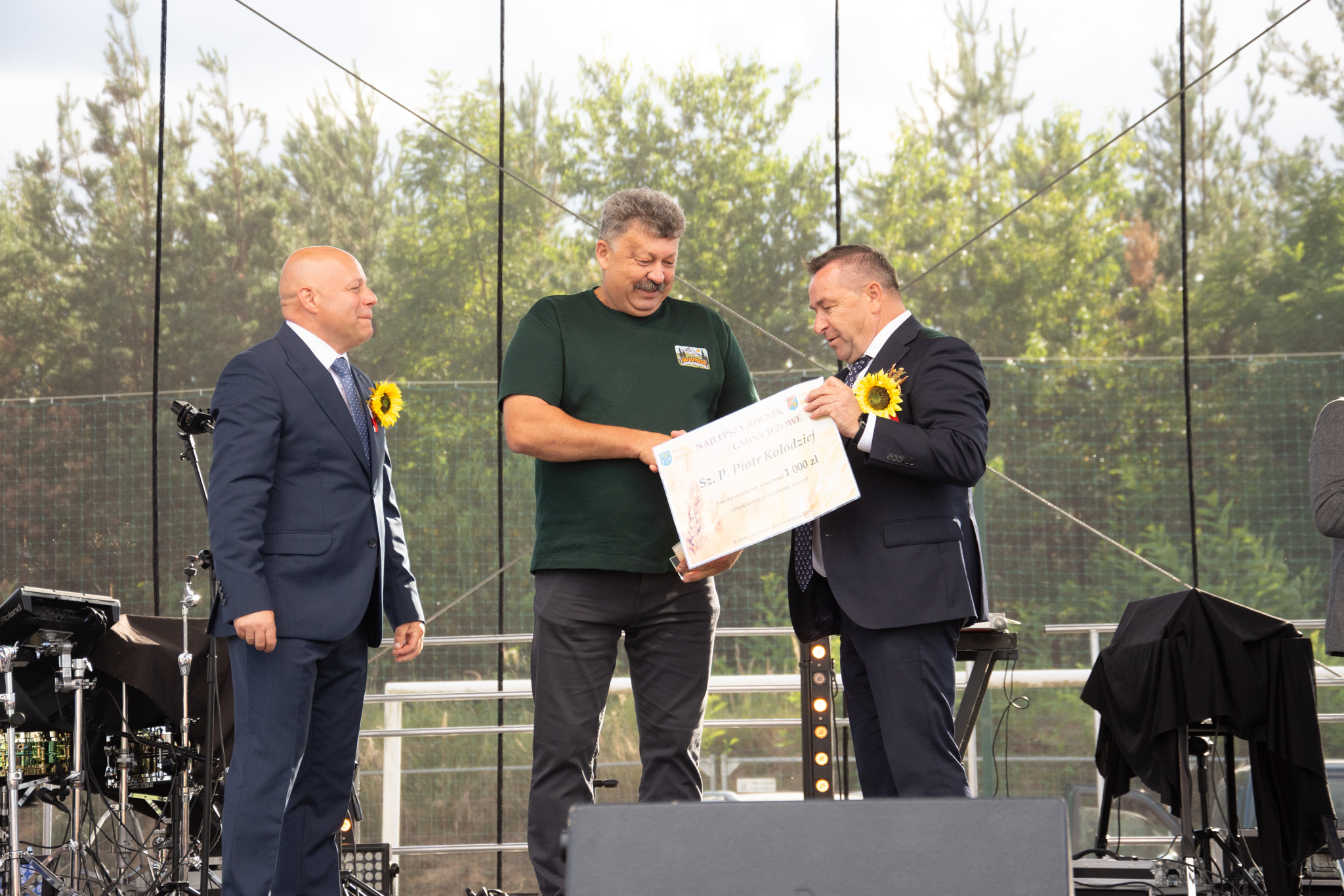 540918331 1189617239860332 1354861653319388158 N