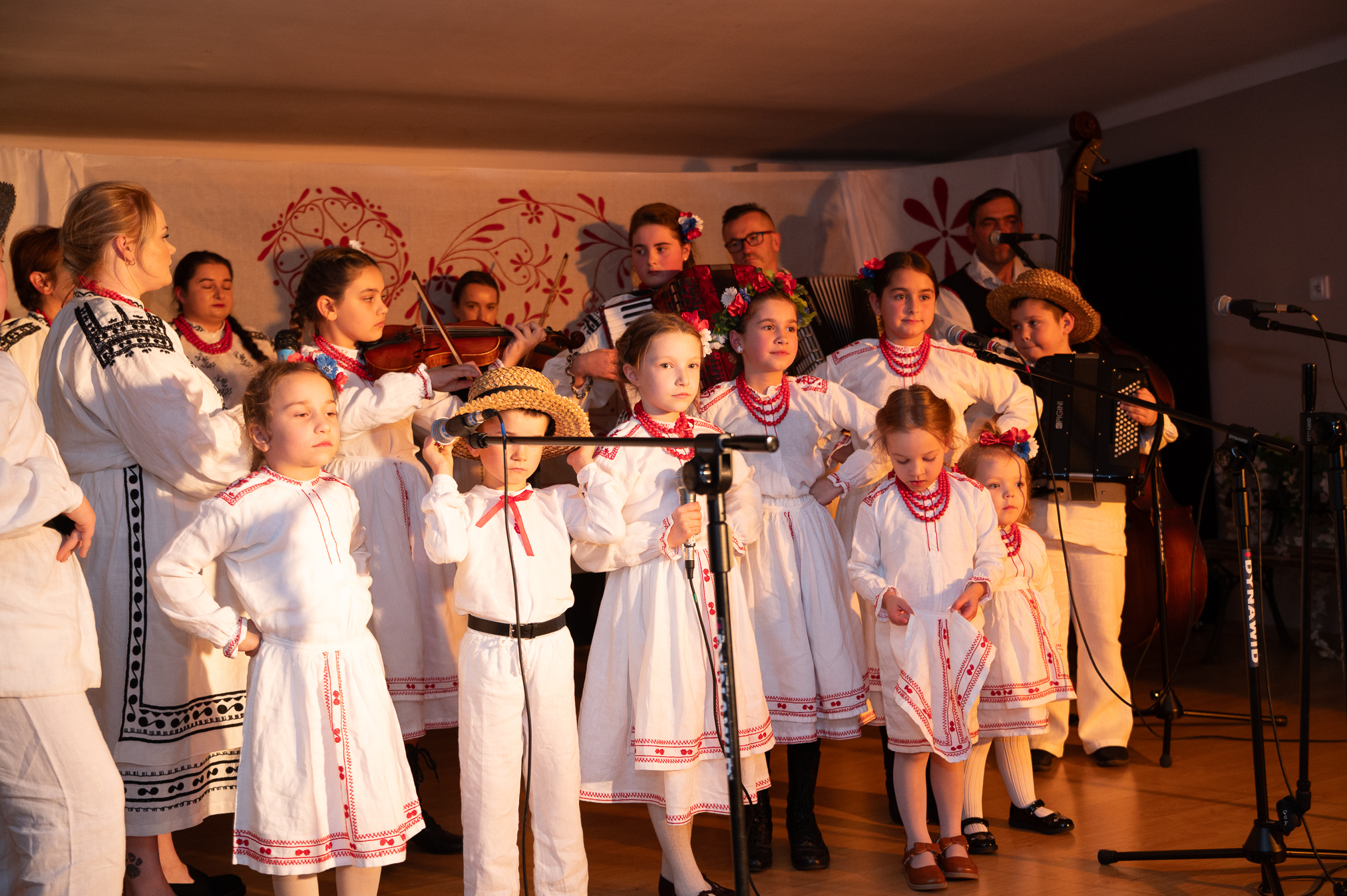 566346405 1237288218426567 2801733610685534672 N