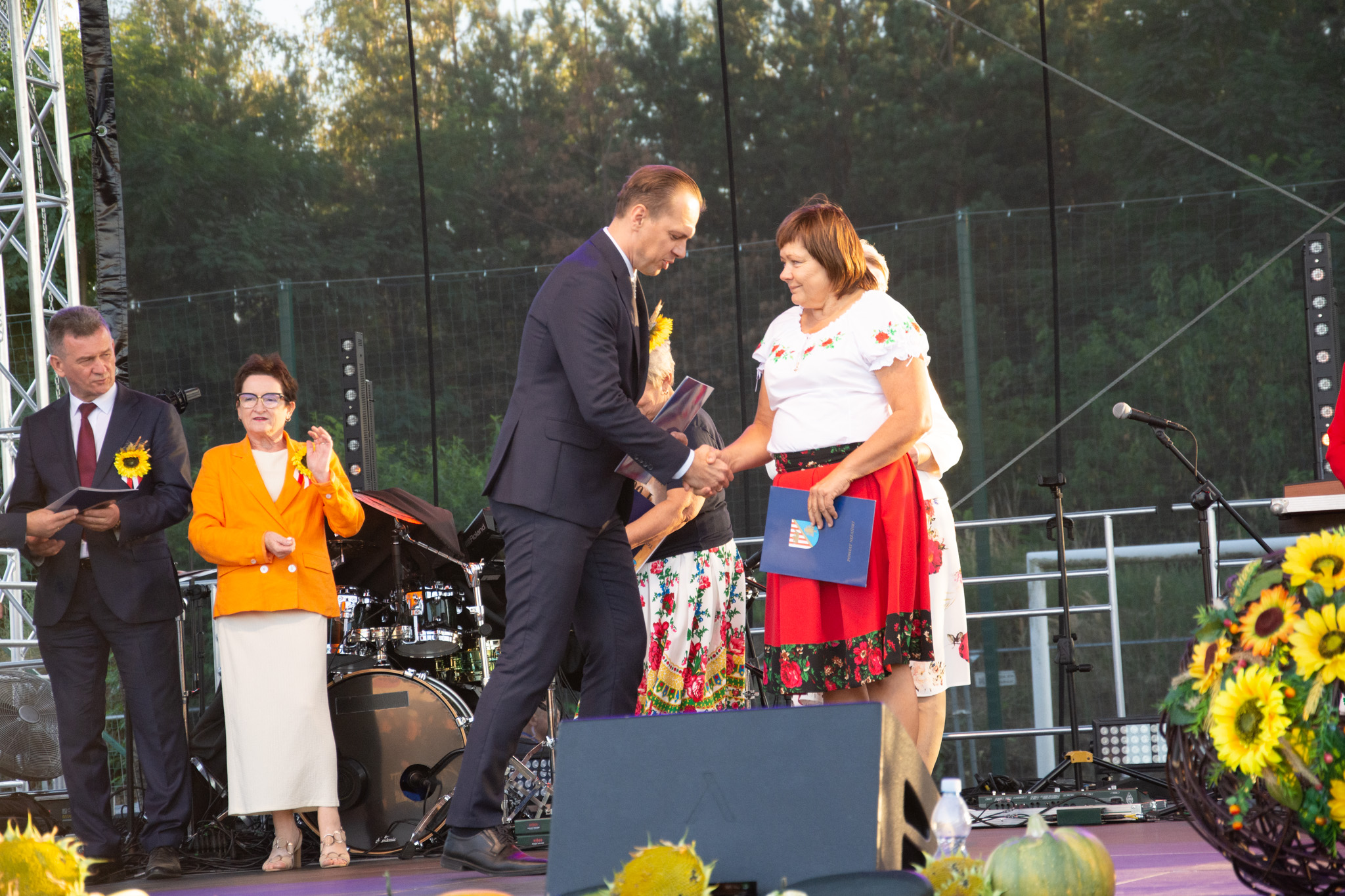 539234544 1189618423193547 6952983370204036813 N