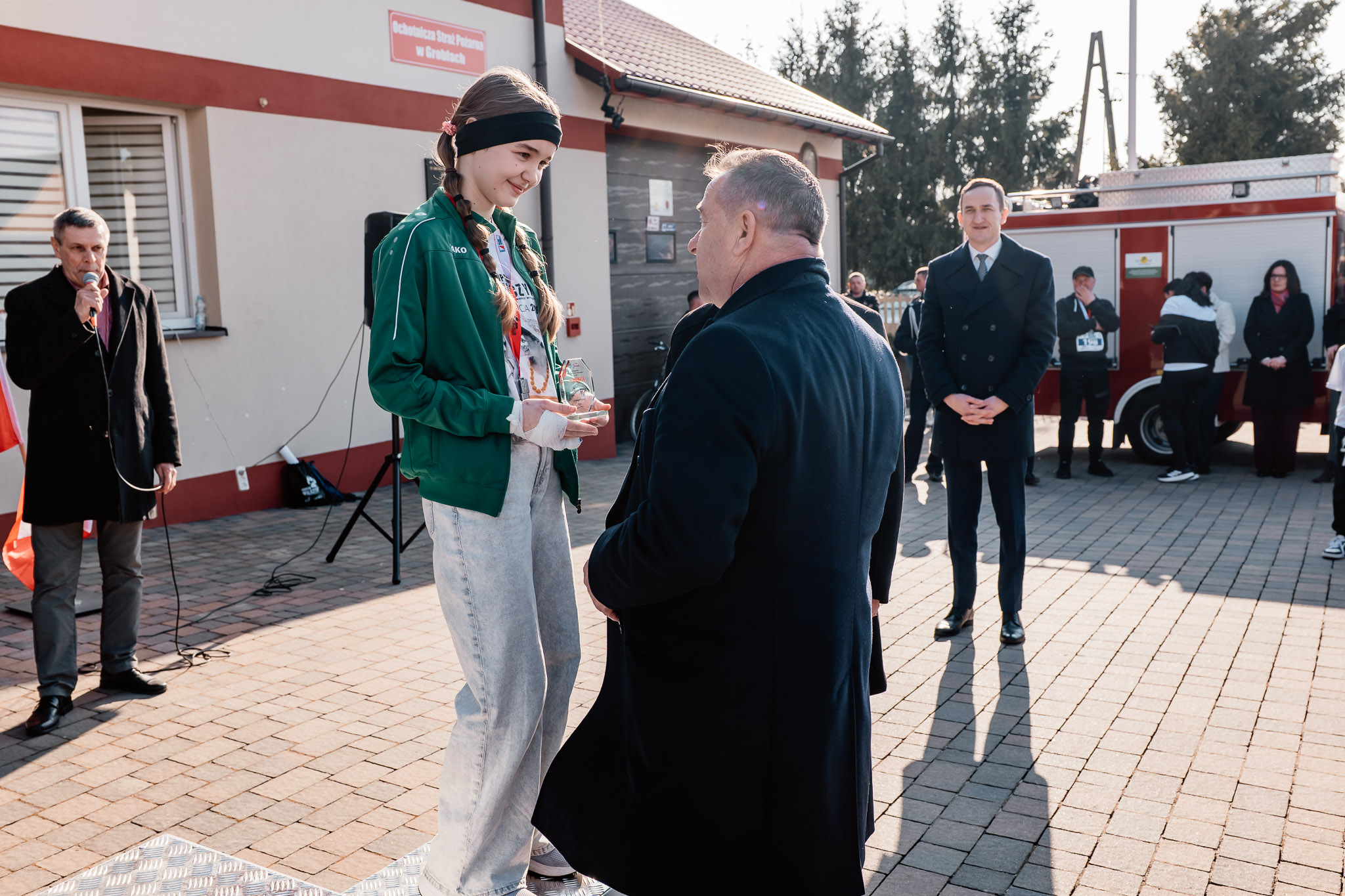 645460532 1347782944043760 4960543931549740230 N