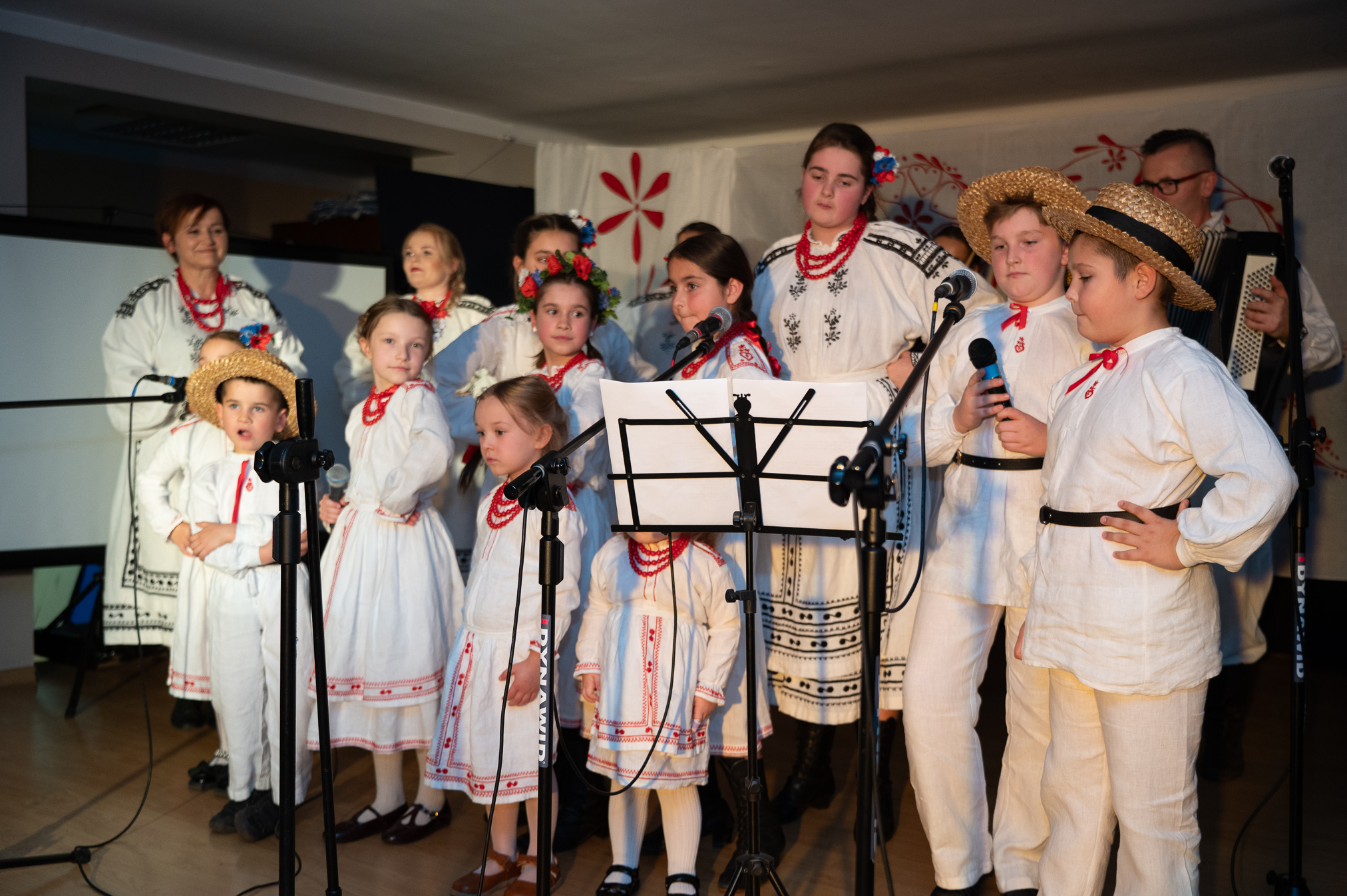 565949829 1237288378426551 7089443333912302538 N