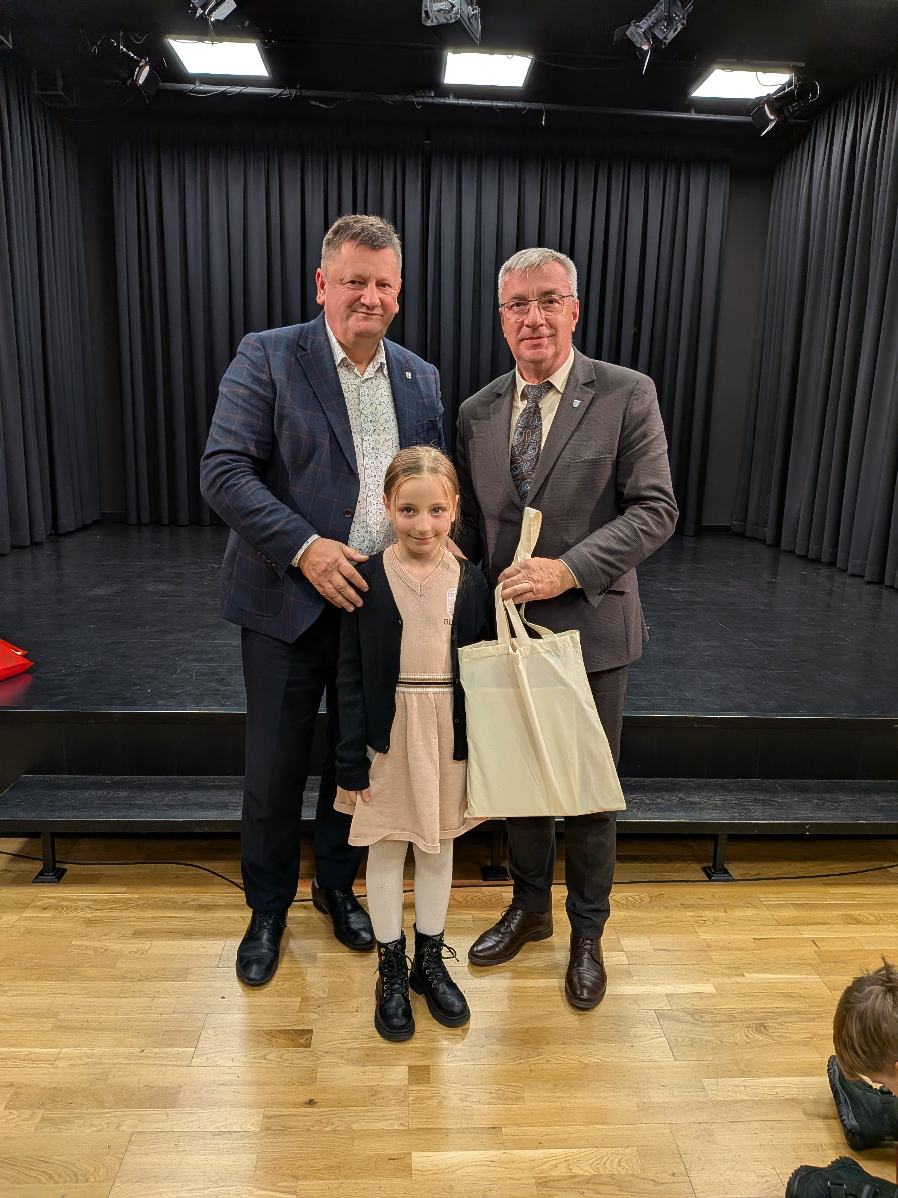 PXL 20251204 094257581