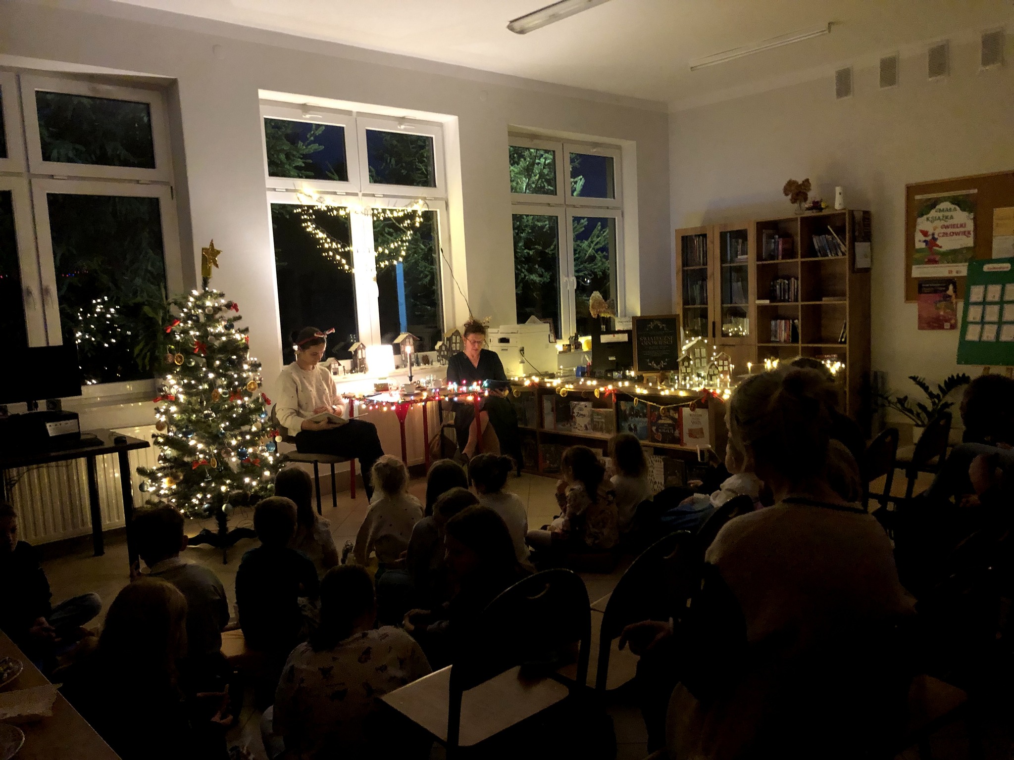 Świąteczne opowieści w bibliotece