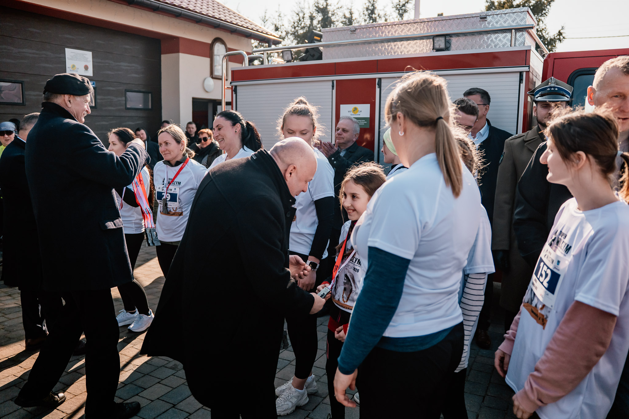 645387323 1347777727377615 851949113778382058 N