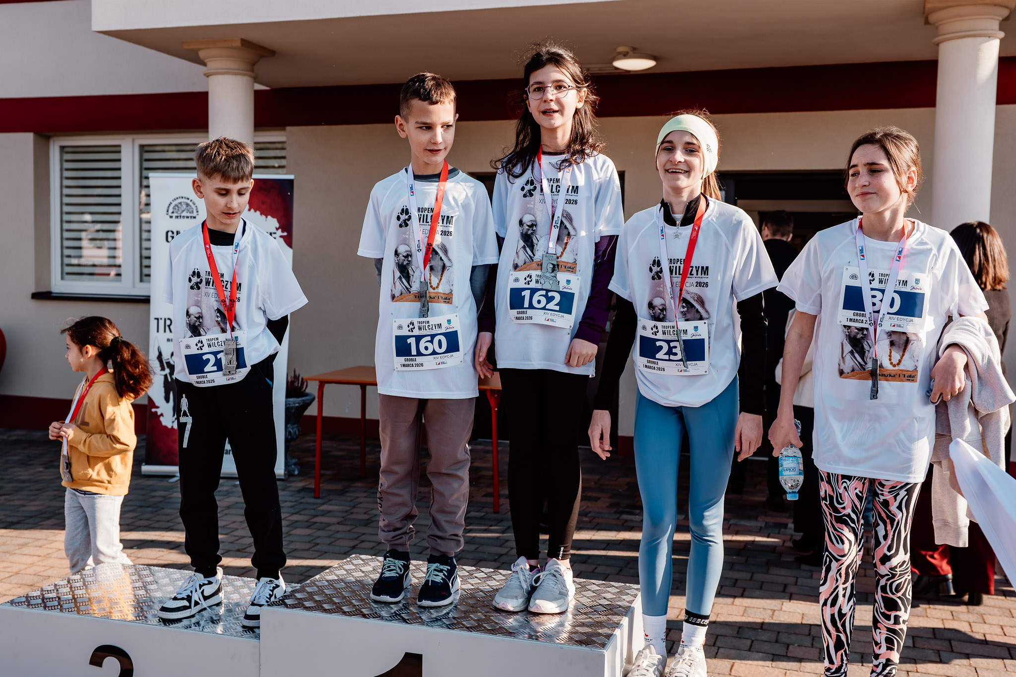 645067411 1347784004043654 4294917056321813685 N