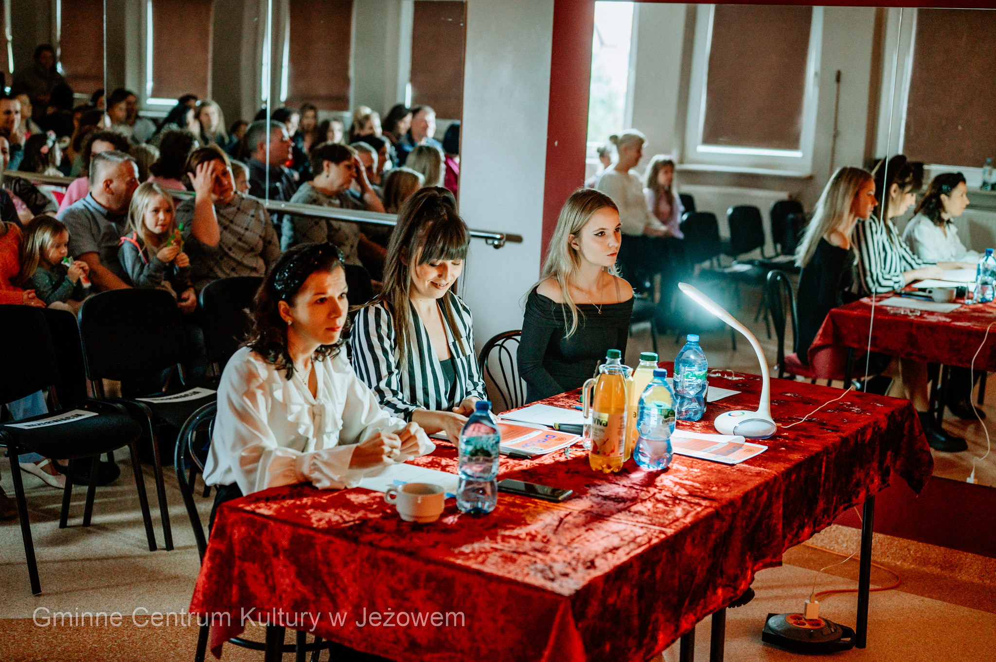 I Powiatowy Konkurs Piosenki Dziecięcej i Młodzieżowej „Wokalne Jeżowisko” – nowa tradycja muzyczna w Jeżowem