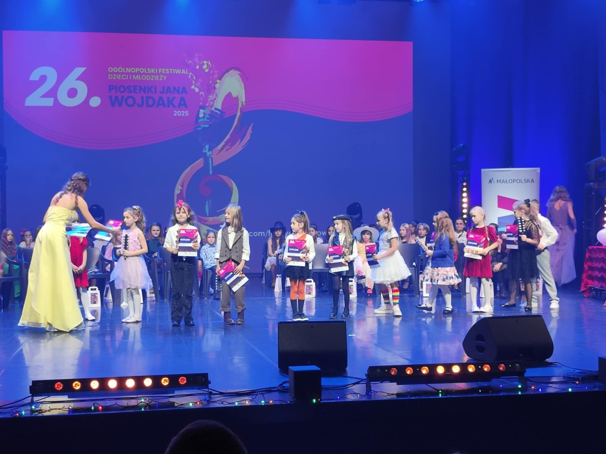 579582575 122159731274751817 8174901658089674445 N